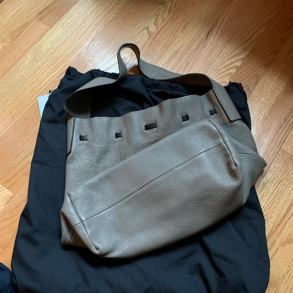 NWOT Elizabeth & James taupe leather bag - Picture 7 of 8